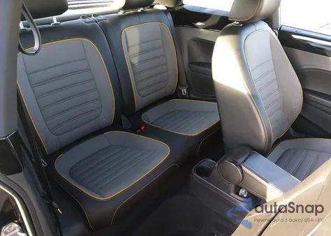 2018 Volkswagen Beetle 2.0T Dune z USA, uszkodzony, nr VIN 3VWSD7AT0JM711577